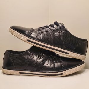 SOLD Kenneth Cole Reaction Crown-Ed King Low Top Sneaker (Black) size 7.5